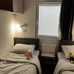 Polderhuisje 2: Cozy With Covered Terrace Near North Sea Campsite