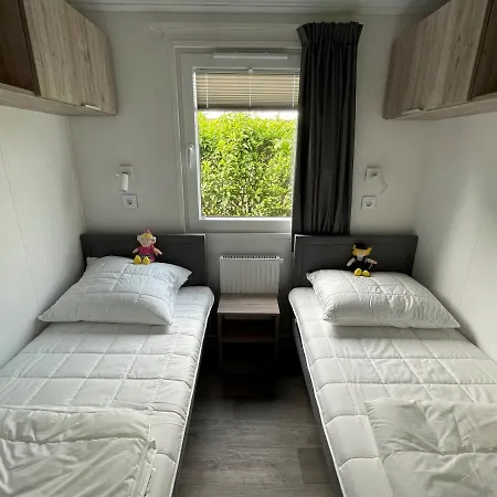 Campeggio Polderhuisje 2 - Heerlijk Chalet Nabij Strand En Duin - 2 Slaapkamers - Midicamping - Rockanje Rockanje