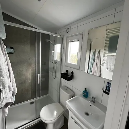 Polderhuisje 2 - Heerlijk Nabij En Duin - 2 Slaapkamers - Midicamping -
