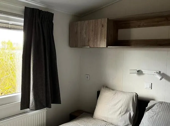 Campeggio Polderhuisje 2 - Heerlijk Chalet Nabij Strand En Duin - 2 Slaapkamers - Midicamping - Rockanje *