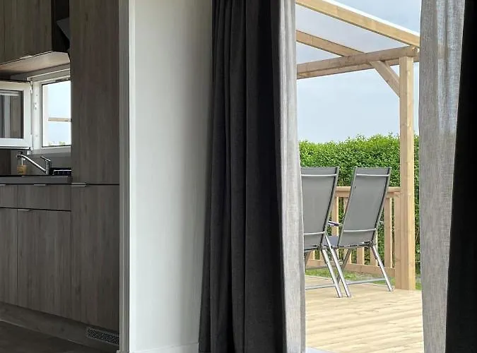 Polderhuisje 2 - Heerlijk Chalet Nabij Strand En Duin - 2 Slaapkamers - Midicamping - Rockanje