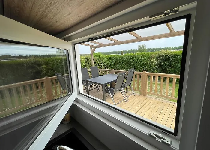 Polderhuisje 2 - Heerlijk Chalet Nabij Strand En Duin - 2 Slaapkamers - Midicamping - Rockanje *