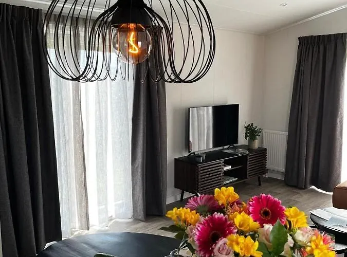 Polderhuisje 2 - Heerlijk Chalet Nabij Strand En Duin - 2 Slaapkamers - Midicamping - Rockanje Campeggio Rockanje