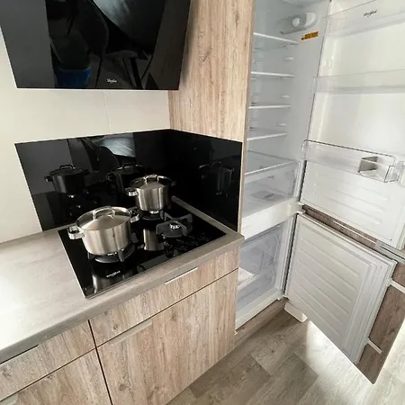 Kemping Polderhuisje 2 - Heerlijk Nabij En Duin - 2 Slaapkamers - Midicamping - Rockanje